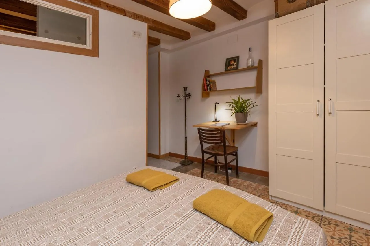 Aparteasy - Central Gracia Apartments Barcelona