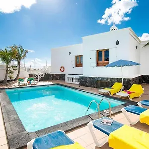 https://villa-ramos-dos.in-canary-islands.com