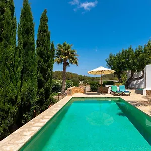 https://villa-can-curreu.balearic-islands.net