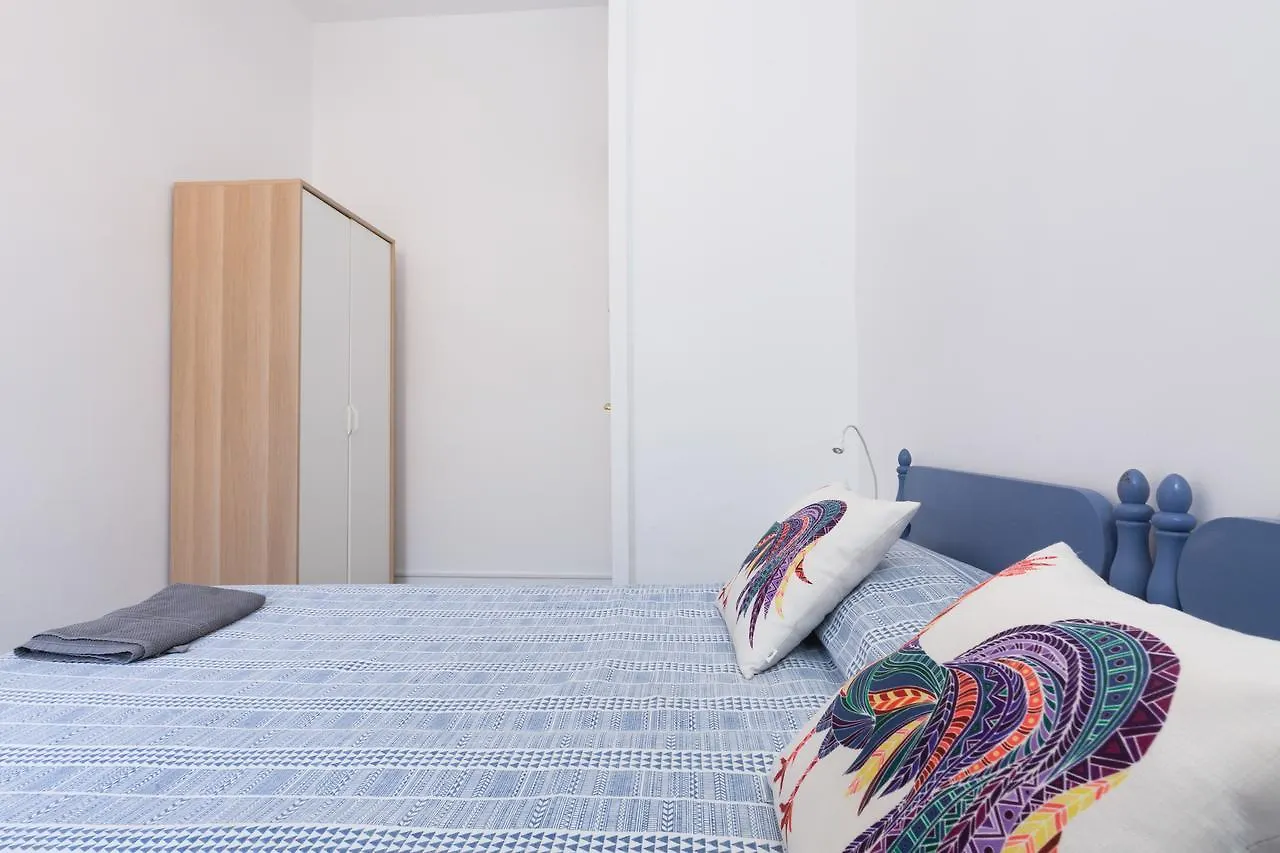 Aparteasy - Central Gracia Apartments Barcelona Spain
